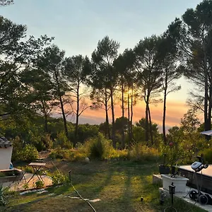 https://domaine-douma.fr-provencehotel.com