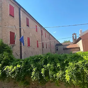 https://trilocale-il-glicine-in-centro-con-bella-vista.emilia-romagnahotels.net