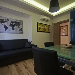 https://piramide-house.it-romehotels.com