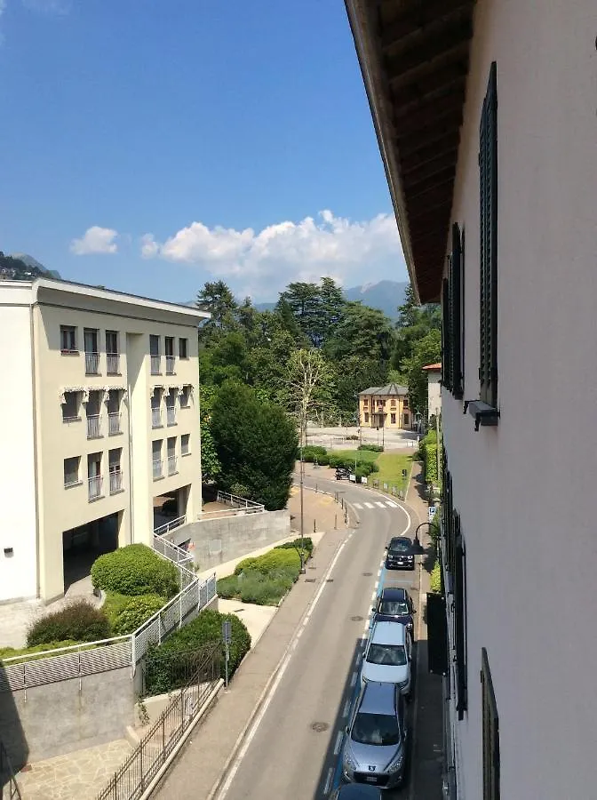 Vivi Cernobbio, La Sua Arte, La Sua Magia Apartment