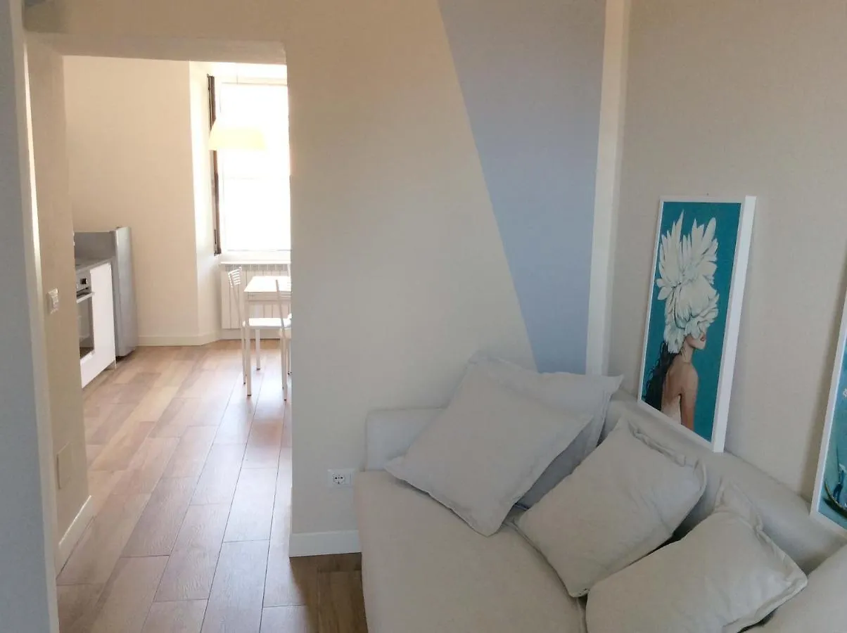 Vivi Cernobbio, La Sua Arte, La Sua Magia Apartment