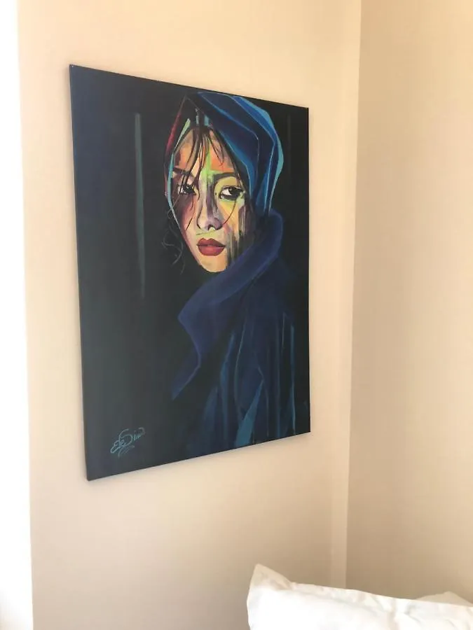 Vivi Cernobbio, La Sua Arte, La Sua Magia Apartment